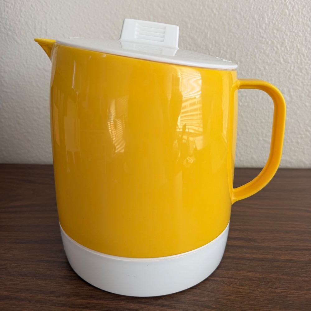 Vintage Retro Quikut Yellow White Plastic Pitcher With Lid 1970's MCM Insulated